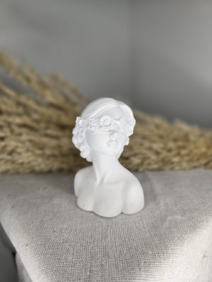 Χειροποίητη γύψινη προτομή κοπέλας με λουλούδια