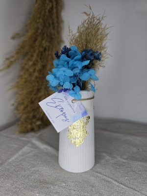 Κωνικό βάζο με ραβδώσεις και αποξηραμένα λουλούδια - Μπομπονιέρα