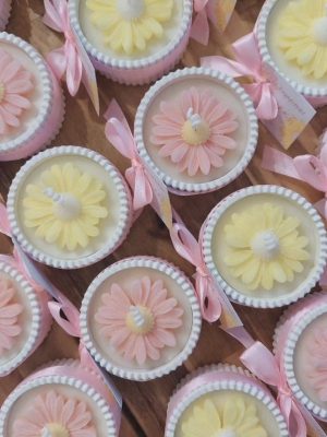 Γεμιστό πορσελάνινο βάζο με μαργαρίτα - Μπομπονιέρα