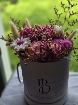 Μπουκέτο λουλουδιών με 6 αρωματικά κεριά - Ροζ αποχρώσεων