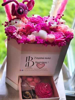 Εξάγωνο μπουκέτο λουλουδιών με χειροποίητο πλεκτό Angel - Ροζ αποχρώσεων